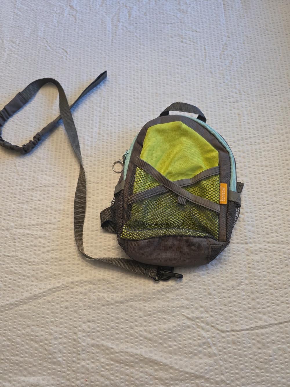 Munchkin Brica By-My-Side safety harness toddler backpack